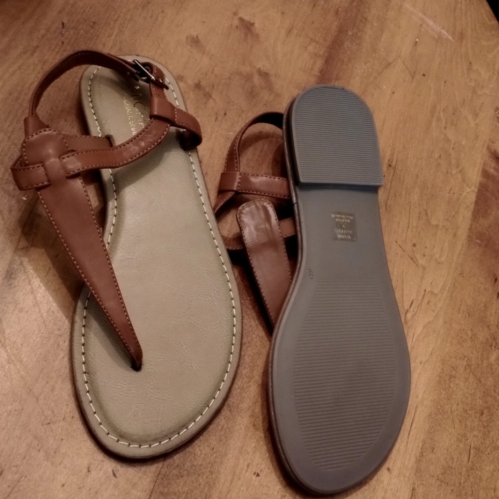 MICHAEL by Michael Shannon Sandals (9) NWOT